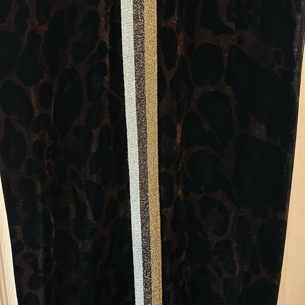 Johnny Was NWT Leopard Velvet Jogger, Size XL